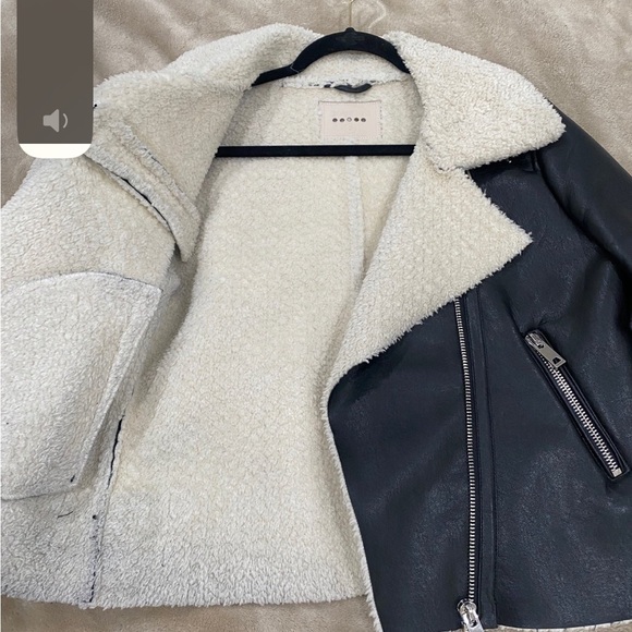 BLANK NYC
Moto style jacket with faux leather - Picture 7 of 7